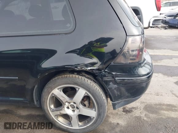 ✅ 2002 Volkswagen Golf GTI • VIN: 9BWDE61J424004468 • Lot: 41894146. Wystawiony na IAAI z przebiegiem 172 004 mil. Bezpłatny archiwum sprzedaży aukcyjnych z USA i szczegółowy raport historii pojazdu na DreamBid. Zdjęcie 6.