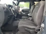 ✅ 2017 Jeep Wrangler Sahara • VIN: 1C4AJWBG5HL585280 • Lot: 54703555. Wystawiony na Copart z przebiegiem Nie podano. Bezpłatny archiwum sprzedaży aukcyjnych z USA i szczegółowy raport historii pojazdu na DreamBid. Zdjęcie 7.