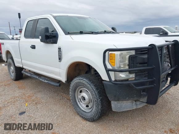 ✅ 2017 Ford F-250 XLT • VIN: 1FT7X2B62HEF18231 • Лот: 43143365. Опубликован ранее на IAAI с пробегом 119 972 миль. Бесплатный доступ к архиву аукционных продаж из США и подробный отчёт об истории автомобиля на DreamBid. Изображение 1.