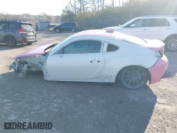 ✅ 2024 Subaru BRZ Limited • VIN: JF1ZDBE15R8704109 • Lot: 43794008. Listed on IAAI with 11,356 mi. Free auction sales archive from the USA and detailed vehicle history report at DreamBid. Image 14.