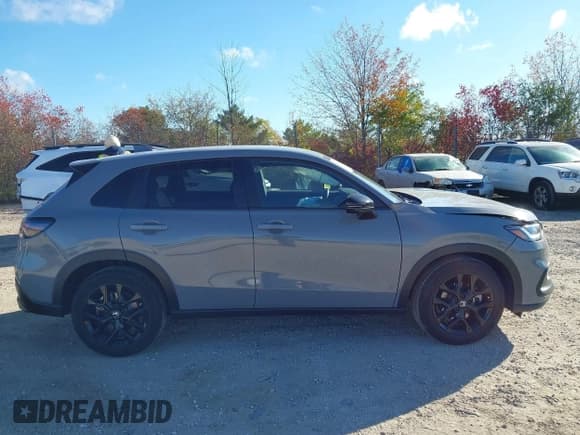 ✅ 2024 Honda HR-V Sport • VIN: 3CZRZ2H54RM703467 • Lot: 43585629. Listed on IAAI with 8,712 mi. Free auction sales archive from the USA and detailed vehicle history report at DreamBid. Image 13.