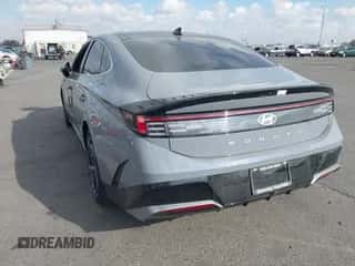 2024 Hyundai Sonata SEL с VIN KMHL14JA5RA409428, выставлен на аукционе IAAI как лот 43112678 с пробегом 14 550 миль миль и . История ставок и продаж доступна на DreamBid. Изображение 3.