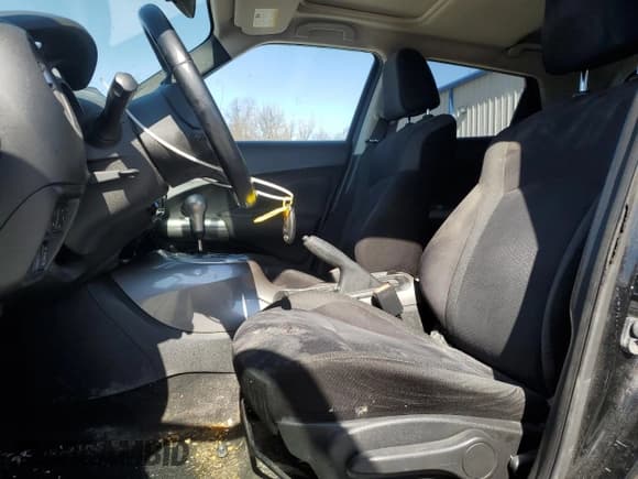 ✅ 2016 Nissan Juke SV • VIN: JN8AF5MV6GT659025 • Lot: 49544425. Wystawiony na Copart z przebiegiem 120 185 mil. Bezpłatny archiwum sprzedaży aukcyjnych z USA i szczegółowy raport historii pojazdu na DreamBid. Zdjęcie 7.