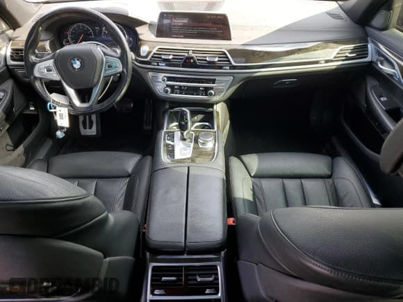 ✅ 2019 BMW 7 Series 740i xDrive • VIN: WBA7E4C54KGV70217 • Lot: 70487135. Listed on Copart with 63,589 mi. Free auction sales archive from the USA and detailed vehicle history report at DreamBid. Image 8.
