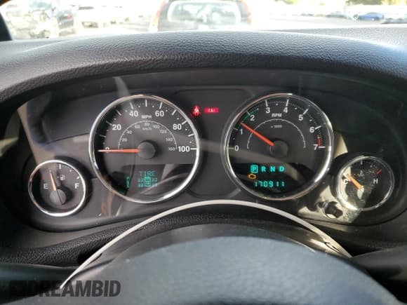 ✅ 2013 Jeep Wrangler Sahara • VIN: 1C4GJWBG4DL583976 • Lot: 93948215. Wystawiony na Copart z przebiegiem 170 911 mil. Bezpłatny archiwum sprzedaży aukcyjnych z USA i szczegółowy raport historii pojazdu na DreamBid. Zdjęcie 9.