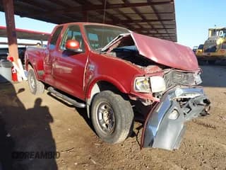 ✅ 1999 Ford F-150 XL • VIN: 1FTRX08W6XKB05829 • Lot: 43792491. Wystawiony na IAAI z przebiegiem 185 804 mil. Bezpłatny archiwum sprzedaży aukcyjnych z USA i szczegółowy raport historii pojazdu na DreamBid. Zdjęcie 1.