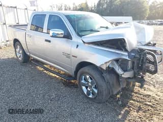 ✅ 2019 Ram 1500 Express • VIN: 1C6RR6KT7KS538894 • Lot: 43361643. Wystawiony na IAAI z przebiegiem 57 184 mil. Bezpłatny archiwum sprzedaży aukcyjnych z USA i szczegółowy raport historii pojazdu na DreamBid. Zdjęcie 1.