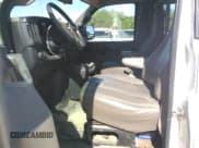 ✅ 2017 Chevrolet Express Cargo • VIN: 1GCWGBFG9H1138096 • Lot: 51268905. Wystawiony na Copart z przebiegiem 186 298 mil. Bezpłatny archiwum sprzedaży aukcyjnych z USA i szczegółowy raport historii pojazdu na DreamBid. Zdjęcie 7.