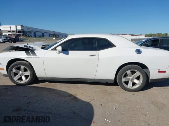 ✅ 2013 Dodge Challenger SXT • VIN: 2C3CDYAGXDH596347 • Lot: 43478966. Wystawiony na IAAI z przebiegiem 180 037 mil. Bezpłatny archiwum sprzedaży aukcyjnych z USA i szczegółowy raport historii pojazdu na DreamBid. Zdjęcie 14.