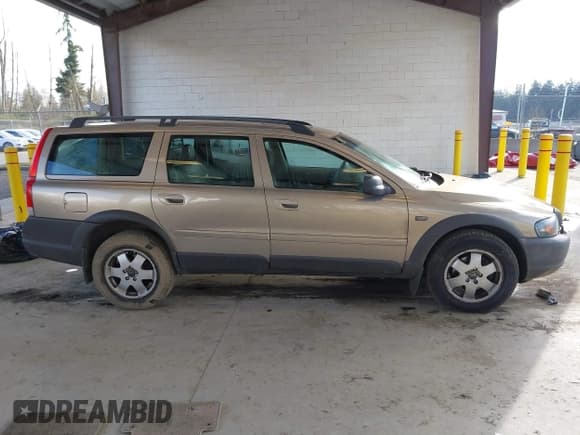 ✅ 2003 Volvo V70 XC70 • VIN: YV1SZ59H031107014 • Lot: 41550439. Listed on IAAI with Not provided. Free auction sales archive from the USA and detailed vehicle history report at DreamBid. Image 13.