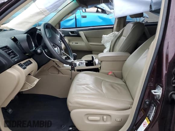 ✅ 2011 Toyota Highlander • VIN: 5TDBK3EH5BS081693 • Лот: 89641795. Опубликован ранее на Copart с пробегом Не указан. Бесплатный доступ к архиву аукционных продаж из США и подробный отчёт об истории автомобиля на DreamBid. Изображение 7.