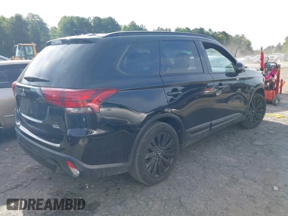 ✅ 2020 Mitsubishi Outlander SE • VIN: JA4AD3A39LZ031129 • Лот: 40262423. Опубликован ранее на IAAI с пробегом 67 241 миль. Бесплатный доступ к архиву аукционных продаж из США и подробный отчёт об истории автомобиля на DreamBid. Изображение 4.