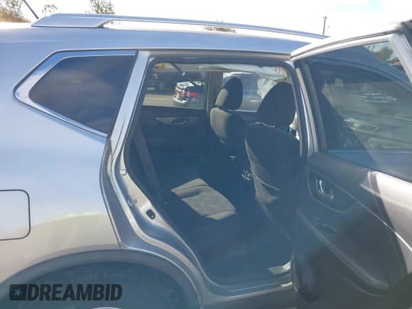 ✅ 2015 Nissan Rogue S • VIN: KNMAT2MV7FP550499 • Lot: 43472039. Listed on IAAI with 139,977 mi. Free auction sales archive from the USA and detailed vehicle history report at DreamBid. Image 8.