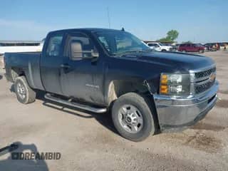 2013 Chevrolet Silverado 2500HD Work Truck z VIN 1GC2CVCG6DZ165610, wystawiony jako IAAI lot #42184460 z przebiegiem 205 423 mil mil oraz . Historia ofert i sprzedaży dostępna na DreamBid. Obrazek 1.