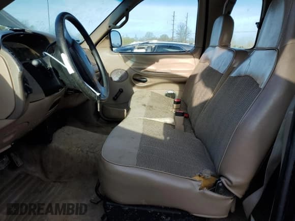 ✅ 1997 Ford F-150 • VIN: 1FTDX1729VNC09693 • Lot: 52196165. Wystawiony na Copart z przebiegiem 189 426 mil. Bezpłatny archiwum sprzedaży aukcyjnych z USA i szczegółowy raport historii pojazdu na DreamBid. Zdjęcie 7.