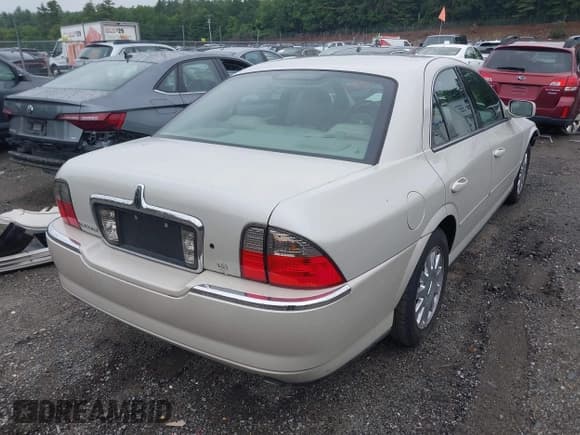 ✅ 2004 Lincoln LS Luxury • VIN: 1LNHM86S54Y621980 • Lot: 42461655. Wystawiony na IAAI z przebiegiem 94 210 mil. Bezpłatny archiwum sprzedaży aukcyjnych z USA i szczegółowy raport historii pojazdu na DreamBid. Zdjęcie 4.
