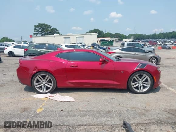 ✅ 2017 Chevrolet Camaro 2LT • VIN: 1G1FD1RS4H0155678 • Lot: 42411253. Wystawiony na IAAI z przebiegiem 121 364 mil. Bezpłatny archiwum sprzedaży aukcyjnych z USA i szczegółowy raport historii pojazdu na DreamBid. Zdjęcie 13.