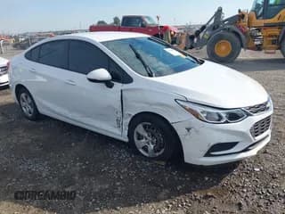 ✅ 2018 Chevrolet Cruze LS • VIN: 1G1BC5SM2J7143059 • Lot: 43384854. Wystawiony na IAAI z przebiegiem 85 278 mil. Bezpłatny archiwum sprzedaży aukcyjnych z USA i szczegółowy raport historii pojazdu na DreamBid. Zdjęcie 1.