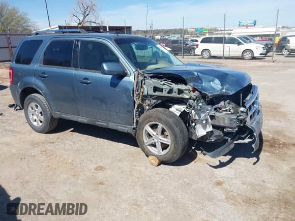 ✅ 2012 Ford Escape Limited • VIN: 1FMCU0E70CKB53425 • Lot: 41818191. Wystawiony na IAAI z przebiegiem 140 977 mil. Bezpłatny archiwum sprzedaży aukcyjnych z USA i szczegółowy raport historii pojazdu na DreamBid. Zdjęcie 1.