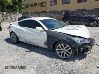 ✅ 2013 Hyundai Genesis Coupe 2.0T • VIN: KMHHT6KD0DU093075 • Lot: 69080735. Wystawiony na Copart z przebiegiem 80 011 mil. Bezpłatny archiwum sprzedaży aukcyjnych z USA i szczegółowy raport historii pojazdu na DreamBid. Zdjęcie 4.