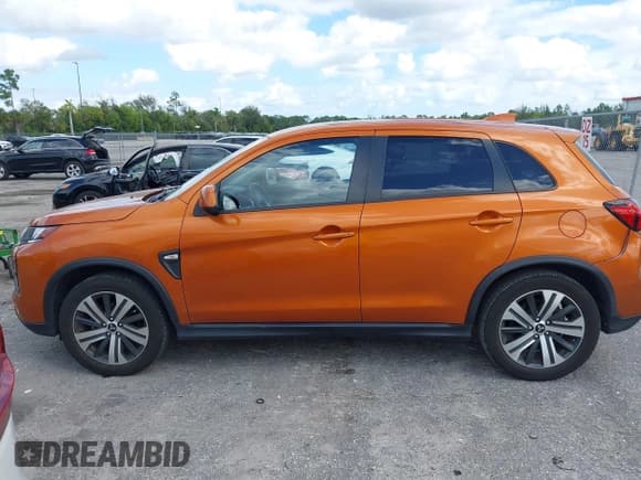 ✅ 2021 Mitsubishi Outlander ES • VIN: JA4APUAU4MU020057 • Lot: 43587836. Listed on IAAI with 82,550 mi. Free auction sales archive from the USA and detailed vehicle history report at DreamBid. Image 14.