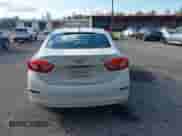 2017 Chevrolet Cruze Premier z VIN 1G1BF5SM8H7267631, wystawiony jako IAAI lot #43521640 z przebiegiem 111 180 mil mil oraz . Historia ofert i sprzedaży dostępna na DreamBid. Obrazek 16.