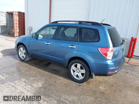 ✅ 2009 Subaru Forester X • VIN: JF2SH63639H762890 • Lot: 42251759. Listed on IAAI with 202,935 mi. Free auction sales archive from the USA and detailed vehicle history report at DreamBid. Image 3.