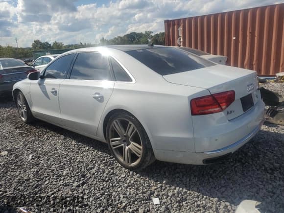 ✅ 2013 Audi A8 4.0L • VIN: WAUR2AFD8DN019158 • Lot: 84041105. Wystawiony na Copart z przebiegiem 138 805 mil. Bezpłatny archiwum sprzedaży aukcyjnych z USA i szczegółowy raport historii pojazdu na DreamBid. Zdjęcie 2.