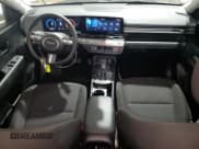 ✅ 2025 Hyundai Kona SEL • VIN: KM8HBCAB5SU339875 • Лот: 91995515. Опубликован ранее на Copart с пробегом 8 899 миль. Бесплатный доступ к архиву аукционных продаж из США и подробный отчёт об истории автомобиля на DreamBid. Изображение 8.