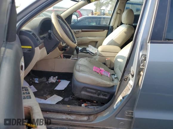 ✅ 2008 Hyundai Santa Fe SE • VIN: 5NMSH73E28H158854 • Lot: 63232224. Listed on Copart with 233,616 mi. Free auction sales archive from the USA and detailed vehicle history report at DreamBid. Image 7.