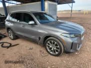 ✅ 2024 BMW X5 xDrive40i • VIN: 5UX23EU09R9V55141 • Лот: 69461135. Опубликован ранее на Copart с пробегом 13 880 миль. Бесплатный доступ к архиву аукционных продаж из США и подробный отчёт об истории автомобиля на DreamBid. Изображение 4.