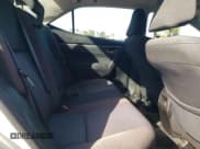 ✅ 2018 Toyota Corolla LE Eco • VIN: 5YFBPRHE2JP835680 • Лот: 82576365. Опубликован ранее на Copart с пробегом 137 573 миль. Бесплатный доступ к архиву аукционных продаж из США и подробный отчёт об истории автомобиля на DreamBid. Изображение 10.