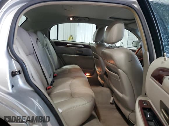 ✅ 2004 Lincoln Town Car Ultimate • VIN: 1LNHM83W24Y629266 • Lot: 92449415. Listed on Copart with 119,191 mi. Free auction sales archive from the USA and detailed vehicle history report at DreamBid. Image 10.