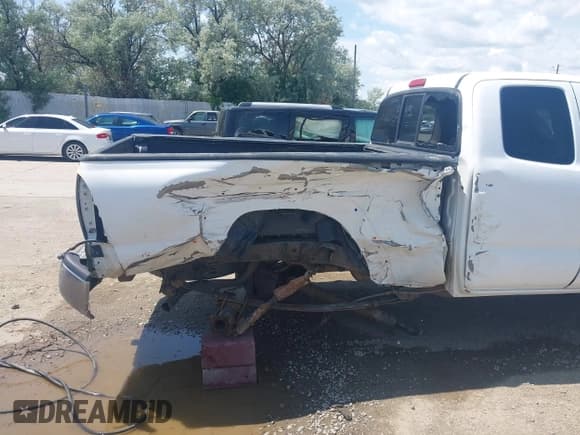 ✅ 2005 Toyota Tacoma • VIN: 5TEUU42N55Z035078 • Lot: 42428869. Listed on IAAI with 304,345 mi. Free auction sales archive from the USA and detailed vehicle history report at DreamBid. Image 6.