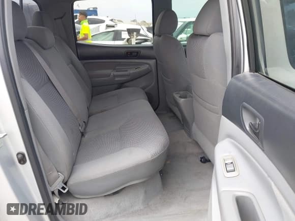 ✅ 2005 Toyota Tacoma PreRunner • VIN: 3TMKU72N65M002080 • Lot: 42784425. Listed on IAAI with 460,188 mi. Free auction sales archive from the USA and detailed vehicle history report at DreamBid. Image 8.