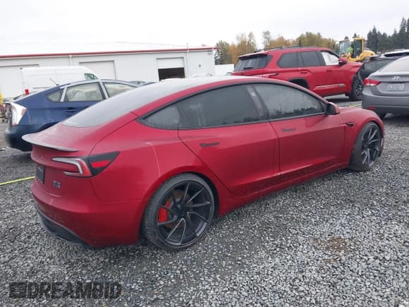 ✅ 2024 Tesla Model 3 Performance • VIN: 5YJ3E1ET9RF897132 • Лот: 42180109. Опубликован ранее на IAAI с пробегом 2 625 миль. Бесплатный доступ к архиву аукционных продаж из США и подробный отчёт об истории автомобиля на DreamBid. Изображение 4.