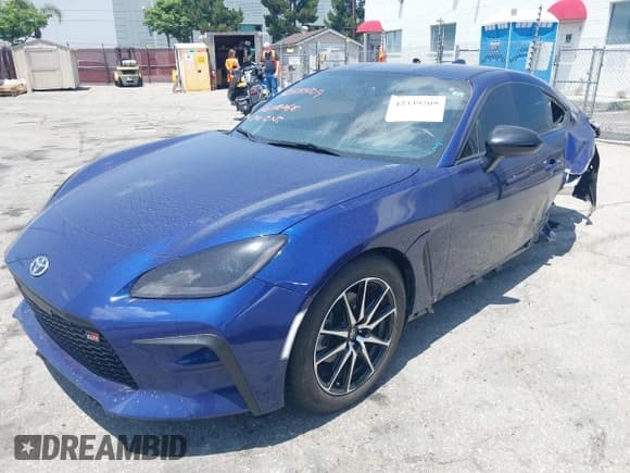 ✅ 2023 Toyota 86 • VIN: JF1ZNBC13P8758103 • Lot: 42339209. Listed on IAAI with 17,425 mi. Free auction sales archive from the USA and detailed vehicle history report at DreamBid. Image 17.