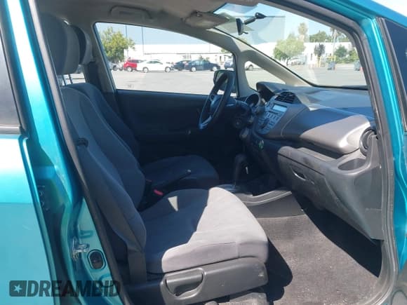 ✅ 2012 Honda Fit • VIN: JHMGE8H39CC014669 • Лот: 42604851. Опубликован ранее на IAAI с пробегом 107 952 миль. Бесплатный доступ к архиву аукционных продаж из США и подробный отчёт об истории автомобиля на DreamBid. Изображение 5.