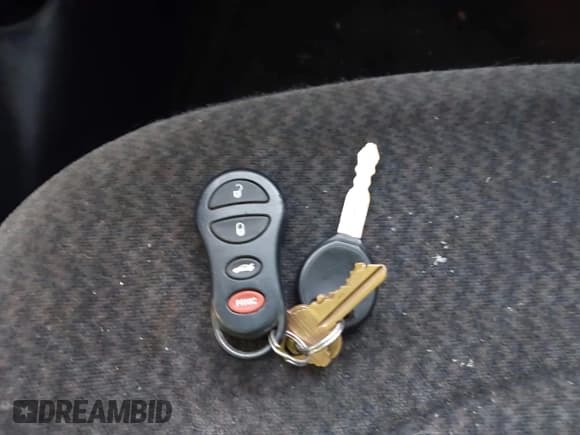 ✅ 2002 Dodge Stratus SXT • VIN: 1B3EL46X12N272492 • Lot: 41174253. Wystawiony na IAAI z przebiegiem 139 224 mil. Bezpłatny archiwum sprzedaży aukcyjnych z USA i szczegółowy raport historii pojazdu na DreamBid. Zdjęcie 11.