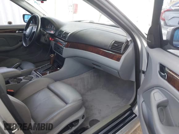 ✅ 2004 BMW 3 Series 330i • VIN: WBAEV53494KM38199 • Lot: 43508405. Listed on IAAI with 161,400 mi. Free auction sales archive from the USA and detailed vehicle history report at DreamBid. Image 5.