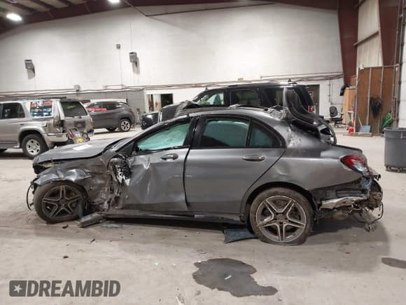 ✅ 2020 Mercedes-Benz C 43 AMG • VIN: W1KWF6EB4LR566285 • Lot: 42055979. Wystawiony na IAAI z przebiegiem 73 917 mil. Bezpłatny archiwum sprzedaży aukcyjnych z USA i szczegółowy raport historii pojazdu na DreamBid. Zdjęcie 14.