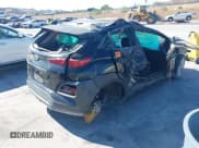 ✅ 2021 Hyundai Kona SEL • VIN: KM8K22AA6MU661225 • Лот: 42816790. Опубликован ранее на IAAI с пробегом Не указан. Бесплатный доступ к архиву аукционных продаж из США и подробный отчёт об истории автомобиля на DreamBid. Изображение 4.