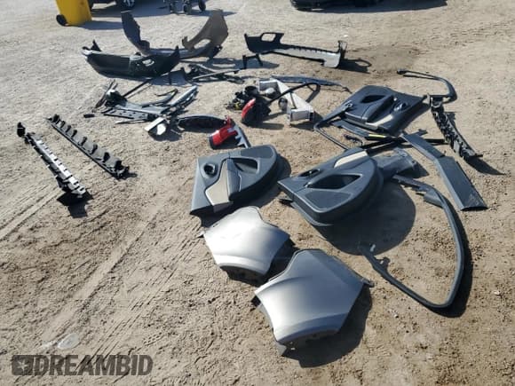 ✅ 2017 Jeep Cherokee Limited • VIN: 1C4PJLDS5HW559657 • Lot: 85483945. Listed on Copart with 114,492 mi. Free auction sales archive from the USA and detailed vehicle history report at DreamBid. Image 13.