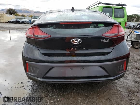 ✅ 2020 Hyundai Ioniq Blue • VIN: KMHC65LC0LU226031 • Lot: 82154724. Wystawiony na Copart z przebiegiem 172 395 mil. Bezpłatny archiwum sprzedaży aukcyjnych z USA i szczegółowy raport historii pojazdu na DreamBid. Zdjęcie 6.