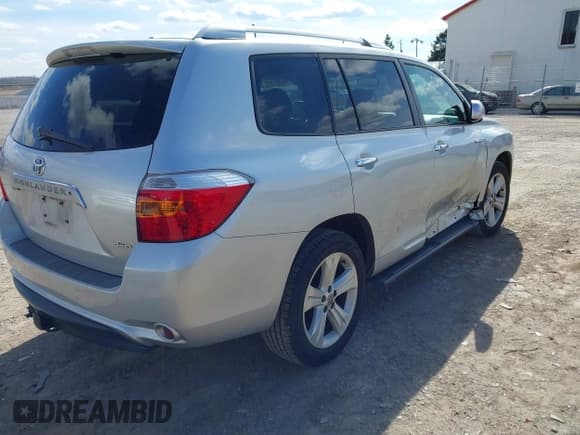 ✅ 2010 Toyota Highlander Limited • VIN: 5TDDK3EH3AS030488 • Lot: 41695234. Wystawiony na IAAI z przebiegiem 204 046 mil. Bezpłatny archiwum sprzedaży aukcyjnych z USA i szczegółowy raport historii pojazdu na DreamBid. Zdjęcie 4.
