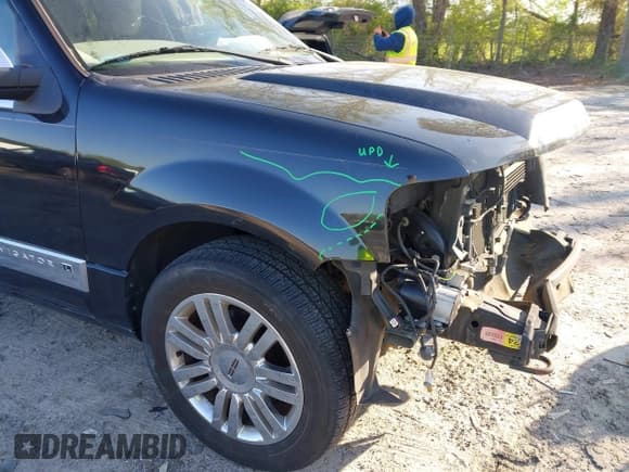 ✅ 2010 Lincoln Navigator • VIN: 5LMJJ3H56AEJ08445 • Lot: 41995164. Wystawiony na IAAI z przebiegiem 213 456 mil. Bezpłatny archiwum sprzedaży aukcyjnych z USA i szczegółowy raport historii pojazdu na DreamBid. Zdjęcie 15.