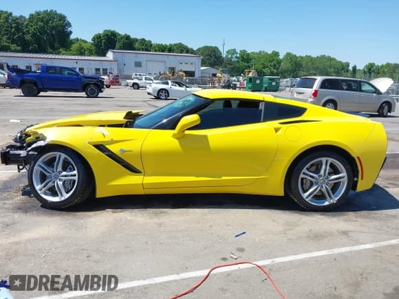 ✅ 2016 Chevrolet Corvette 1LT • VIN: 1G1YB2D77G5111974 • Lot: 42134341. Listed on IAAI with 28,287 mi. Free auction sales archive from the USA and detailed vehicle history report at DreamBid. Image 15.