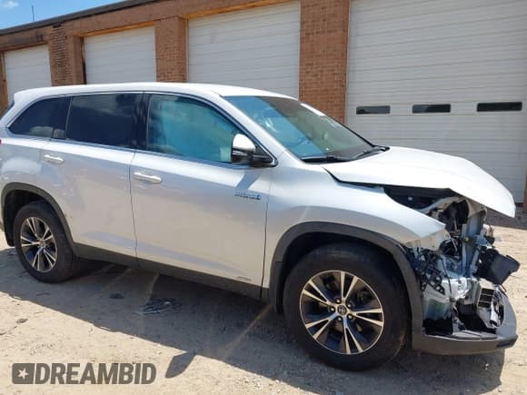 ✅ 2019 Toyota Highlander Hybrid LE • VIN: 5TDBGRFH6KS070611 • Лот: 42301946. Опубликован ранее на IAAI с пробегом 78 323 миль. Бесплатный доступ к архиву аукционных продаж из США и подробный отчёт об истории автомобиля на DreamBid. Изображение 12.
