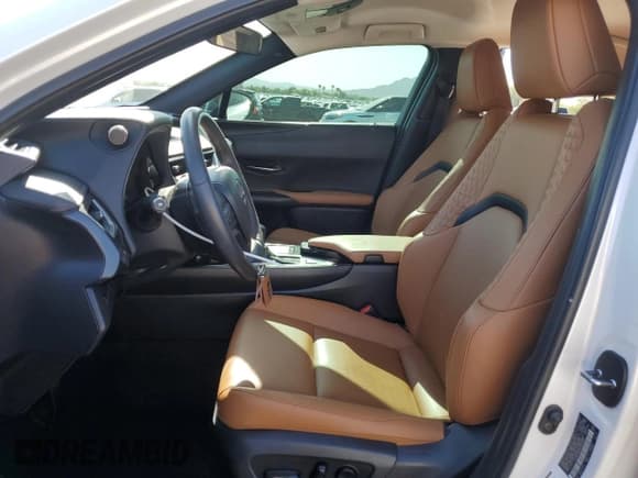 ✅ 2020 Lexus UX 200 • VIN: JTHX3JBH4L2029393 • Lot: 61468125. Wystawiony na Copart z przebiegiem 49 197 mil. Bezpłatny archiwum sprzedaży aukcyjnych z USA i szczegółowy raport historii pojazdu na DreamBid. Zdjęcie 7.