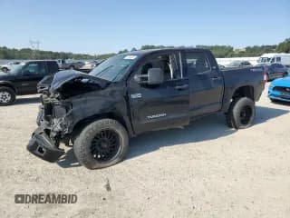 ✅ 2016 Toyota Tundra SR5 • VIN: 5TFDY5F18GX558963 • Лот: 59354455. Опубликован ранее на Copart с пробегом 253 239 миль. Бесплатный доступ к архиву аукционных продаж из США и подробный отчёт об истории автомобиля на DreamBid. Изображение 1.